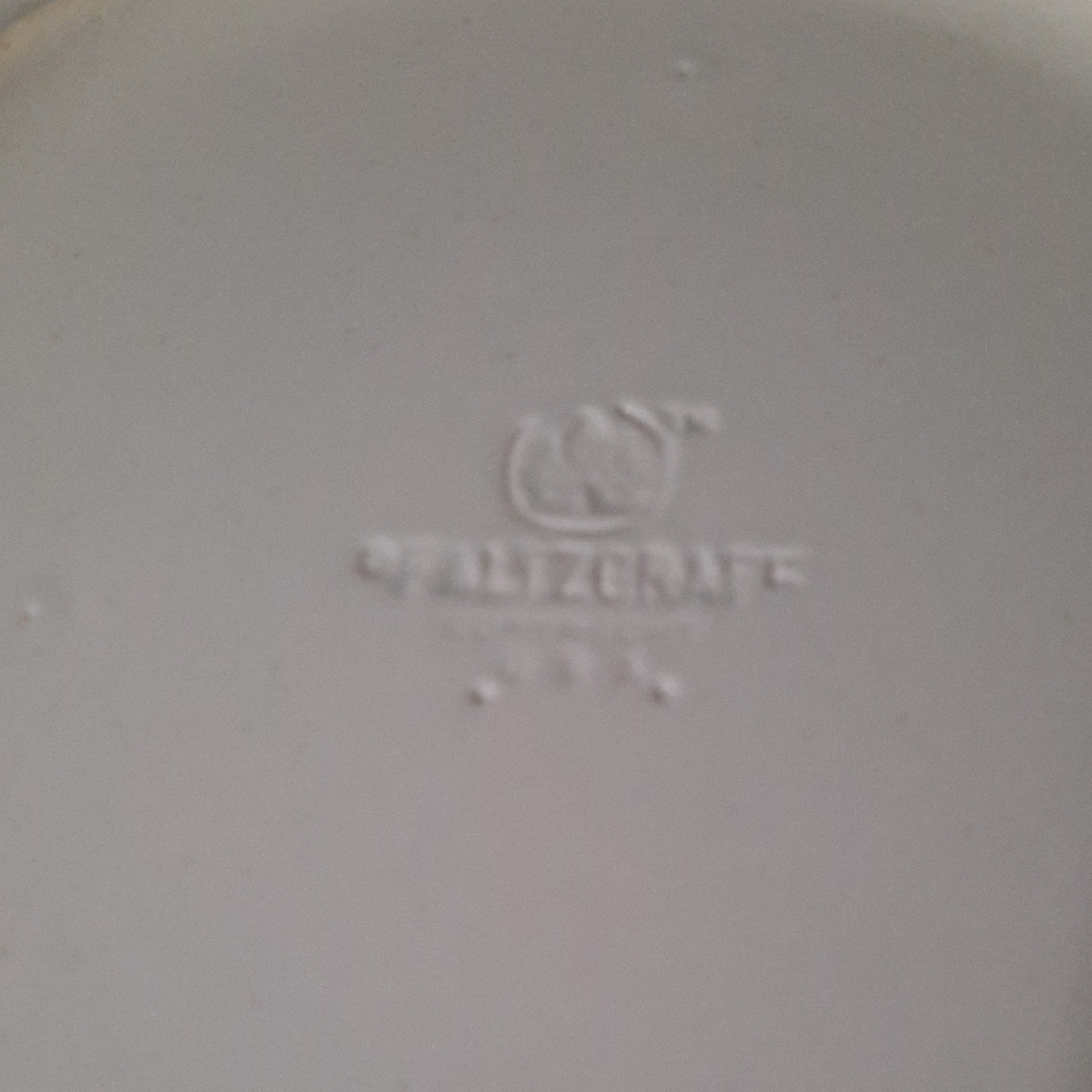 Set of 2 Pfaltzgraff White Dinner Plate with Holly and Red Berry Accents - Picture 2 of 13